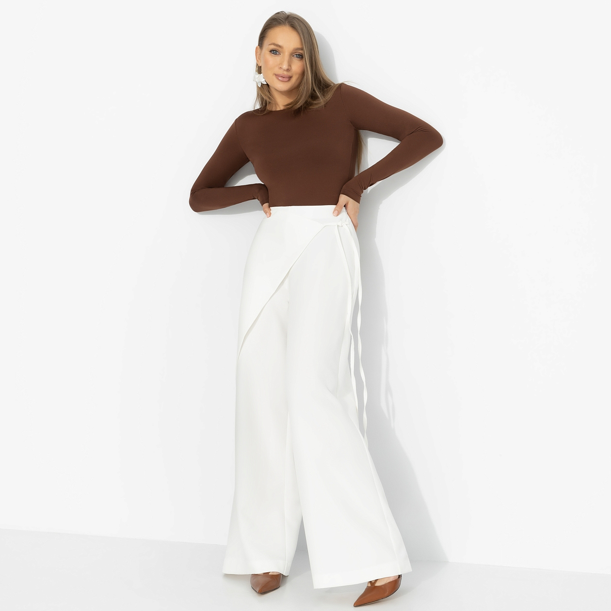 Не по шаблону (белые). Состав: 60%  п/э, 37%  вискоза, 3% спандекс