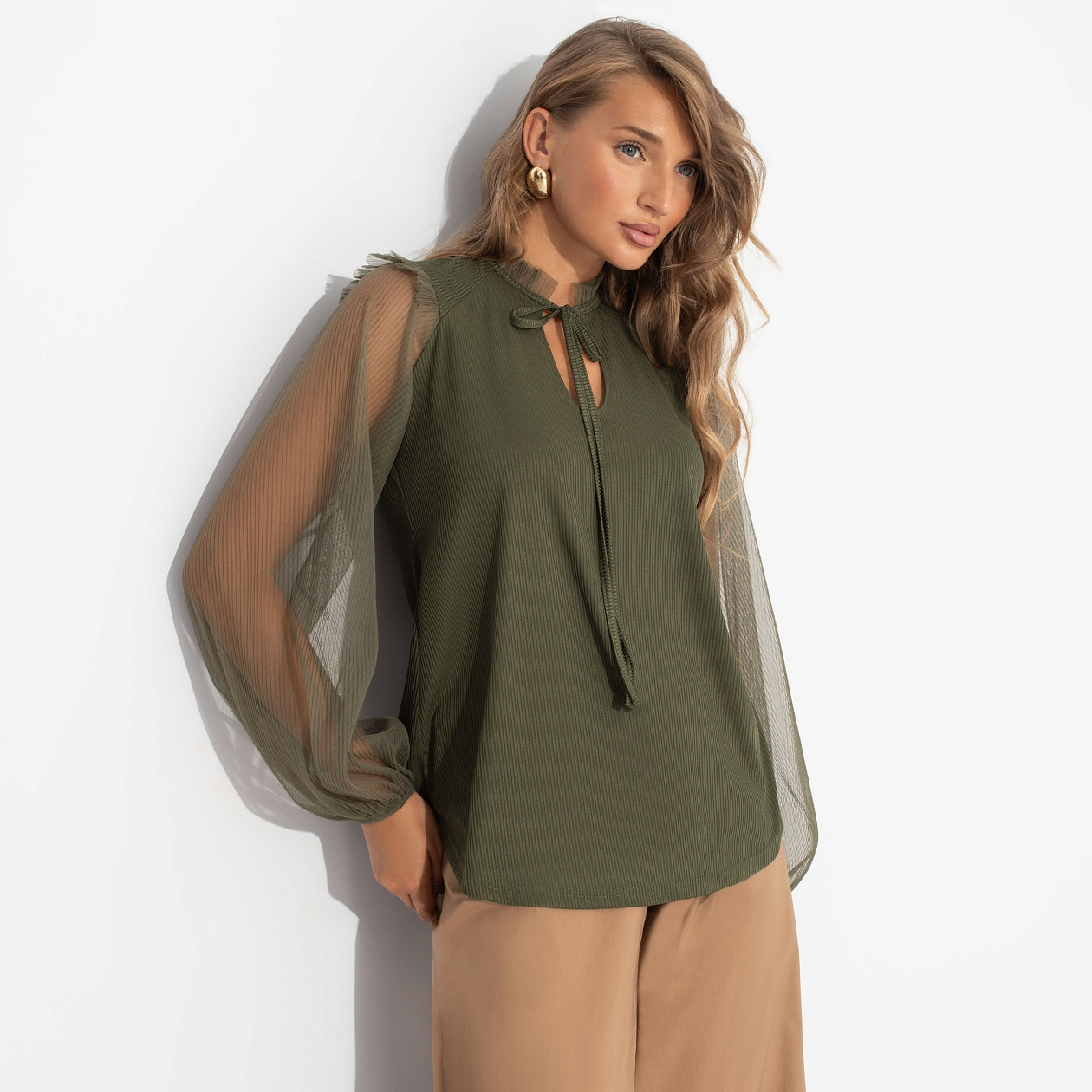 Блуза Вечная привилегия (зелёная). Состав: 98% п/э, 2% спандекс