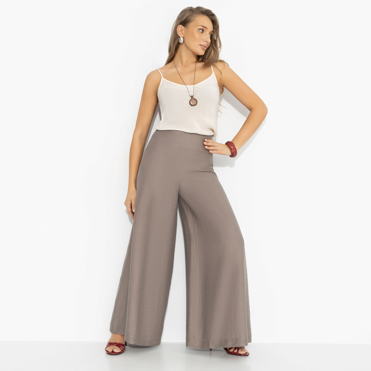 Брюки Красиво жить. Состав: 75% вискоза, 25% нейлон