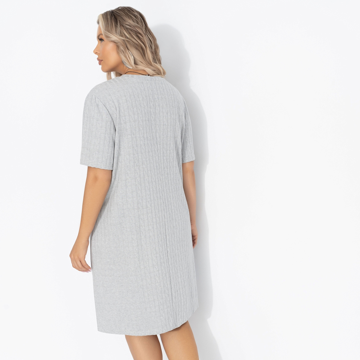 Платье Иду красиво. Состав: 75% нейлон, 22% хлопок, 3% спандекс