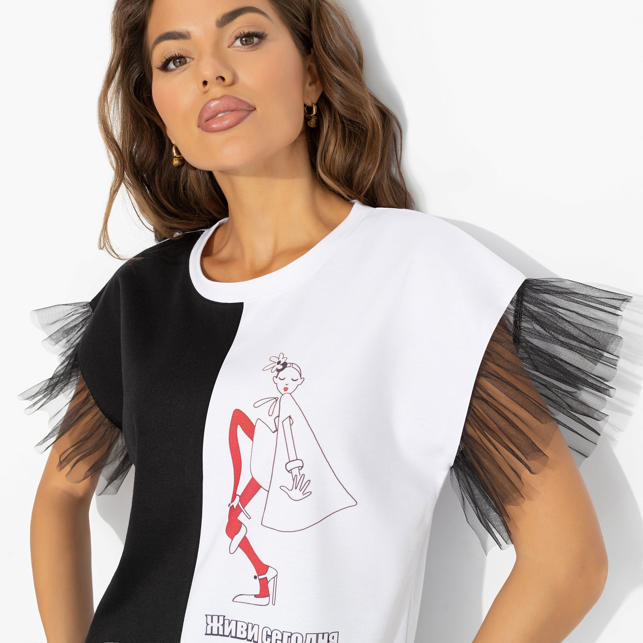 Футболка Загадочная собеседница. Состав: 65% п/э, 30% вискоза, 5% стрейч