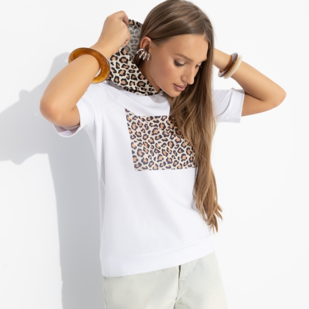 Футболка Увлечена собой (safari) 