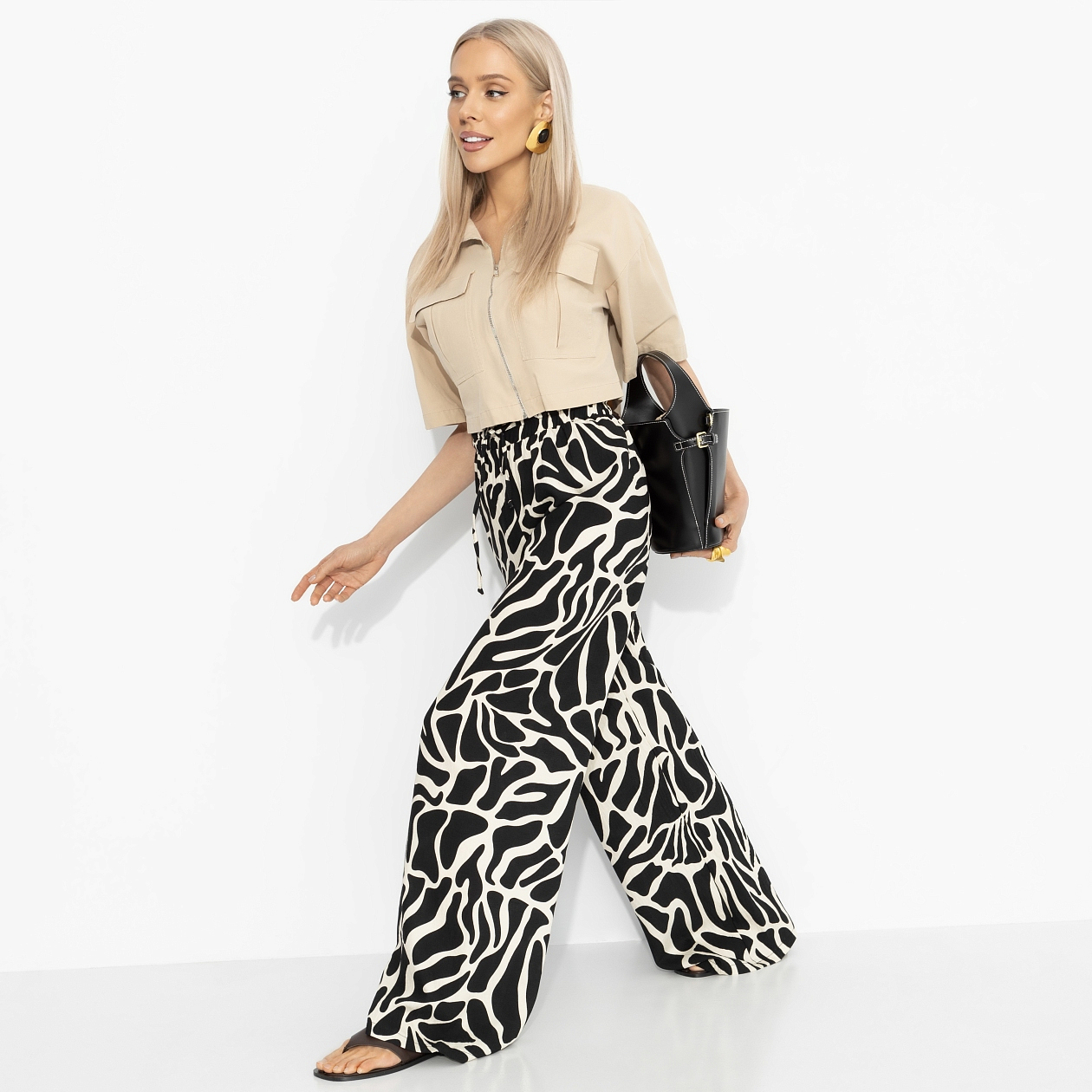 Абсолютно да. Состав: 85% вискоза, 15% нейлон