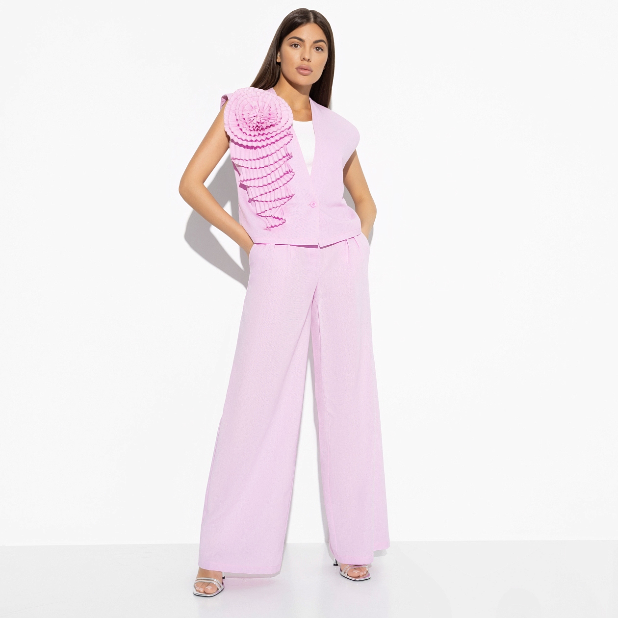 Брюки На седьмом небе. Состав: 40% полиэстер, 27% вискоза, 23% лён, 10% хлопок