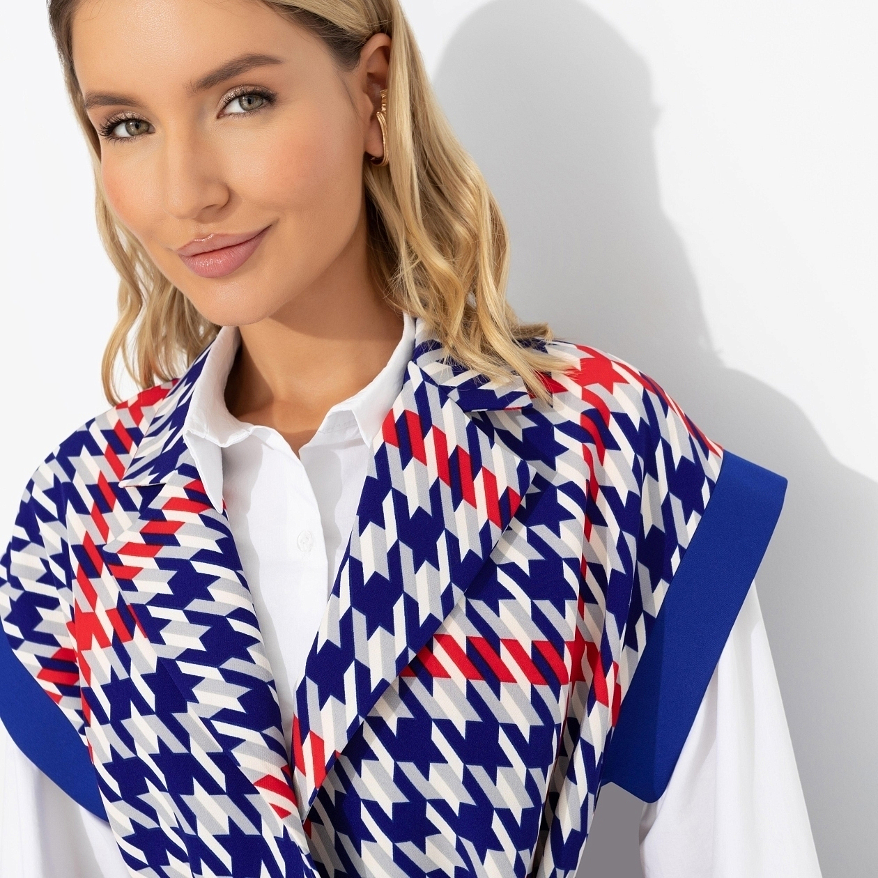 Модное измерение (яркий, с поясом). Состав: 95% п/э, 5% спандекс