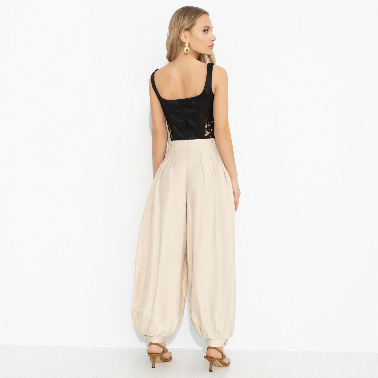 Брюки В своём темпе. Состав: 75% вискоза, 25% нейлон