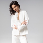 Жакет Сидит идеально (молочный). Состав: 75% п/э, 20% вискоза, 5% спандекс