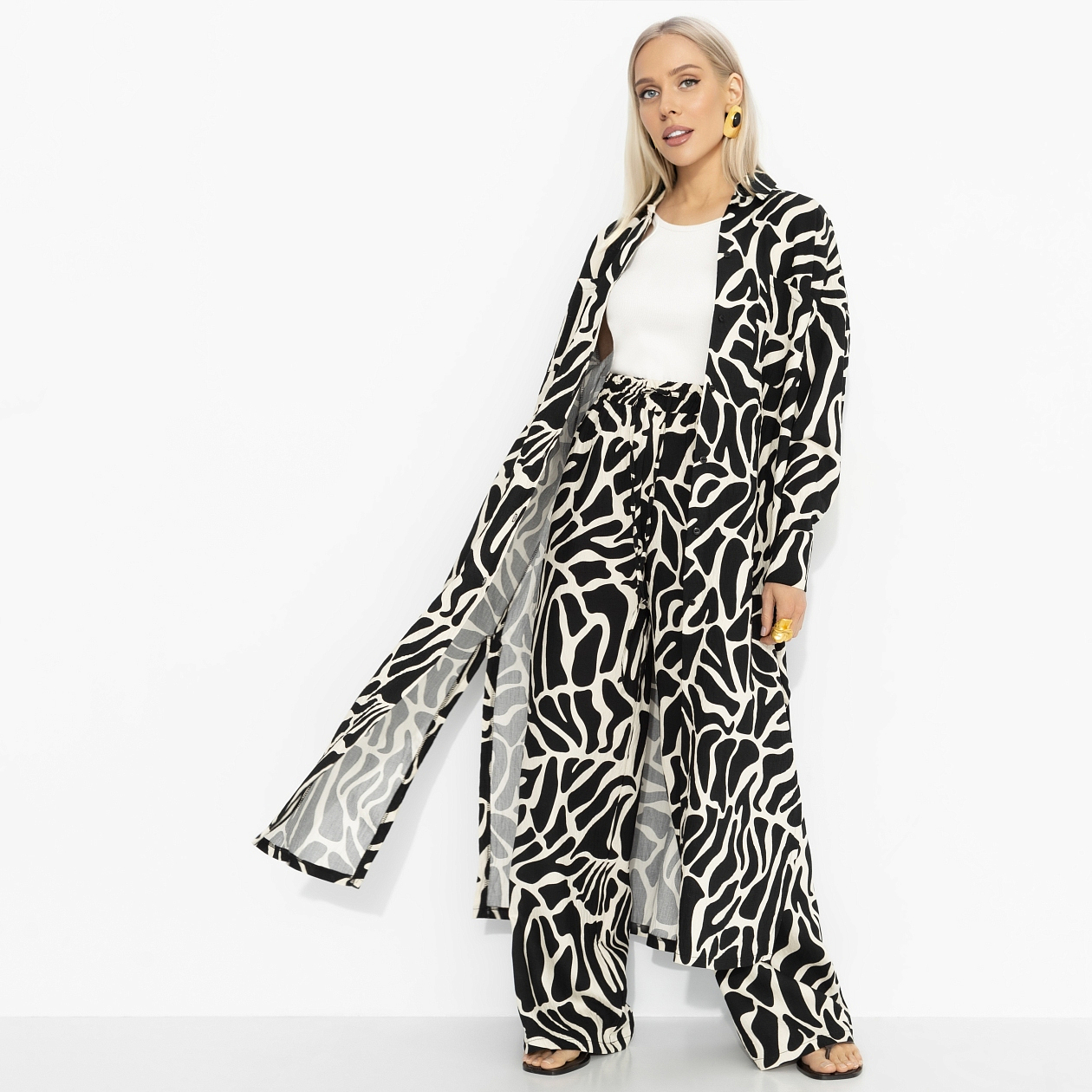 Абсолютно да. Состав: 85% вискоза, 15% нейлон