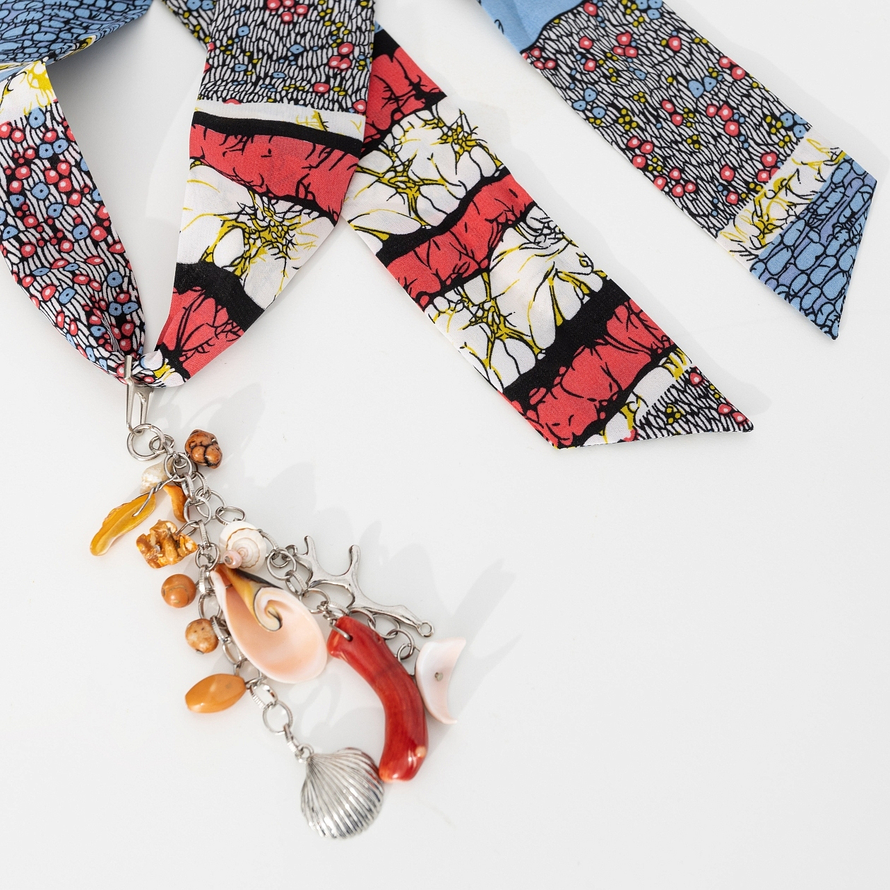 Полнота жизни. Состав: 80% п/э, 15% акриловая смола, 5% металл