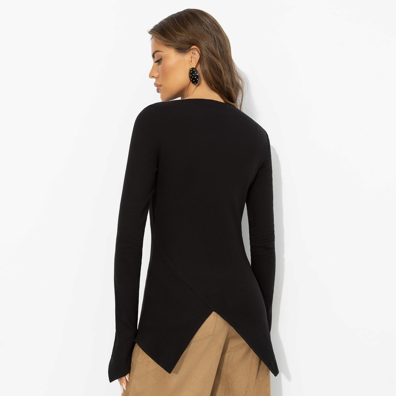 Лонгслив Выхожу за рамки (чёрный). Состав: 97% хлопок, 3% лайкра