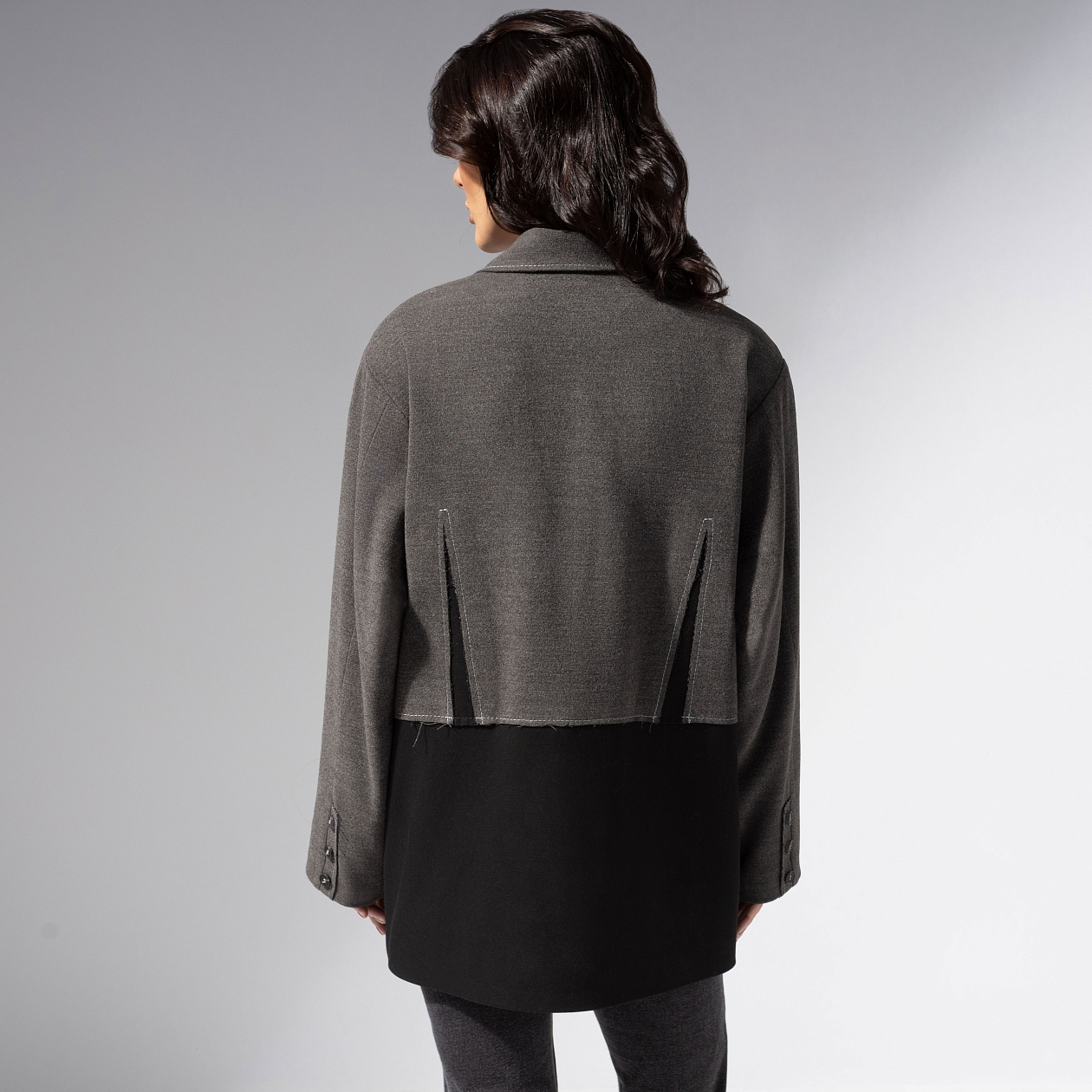 Жакет Решительный ход. Состав: 65% п/э, 30% вискоза, 5% спандекс