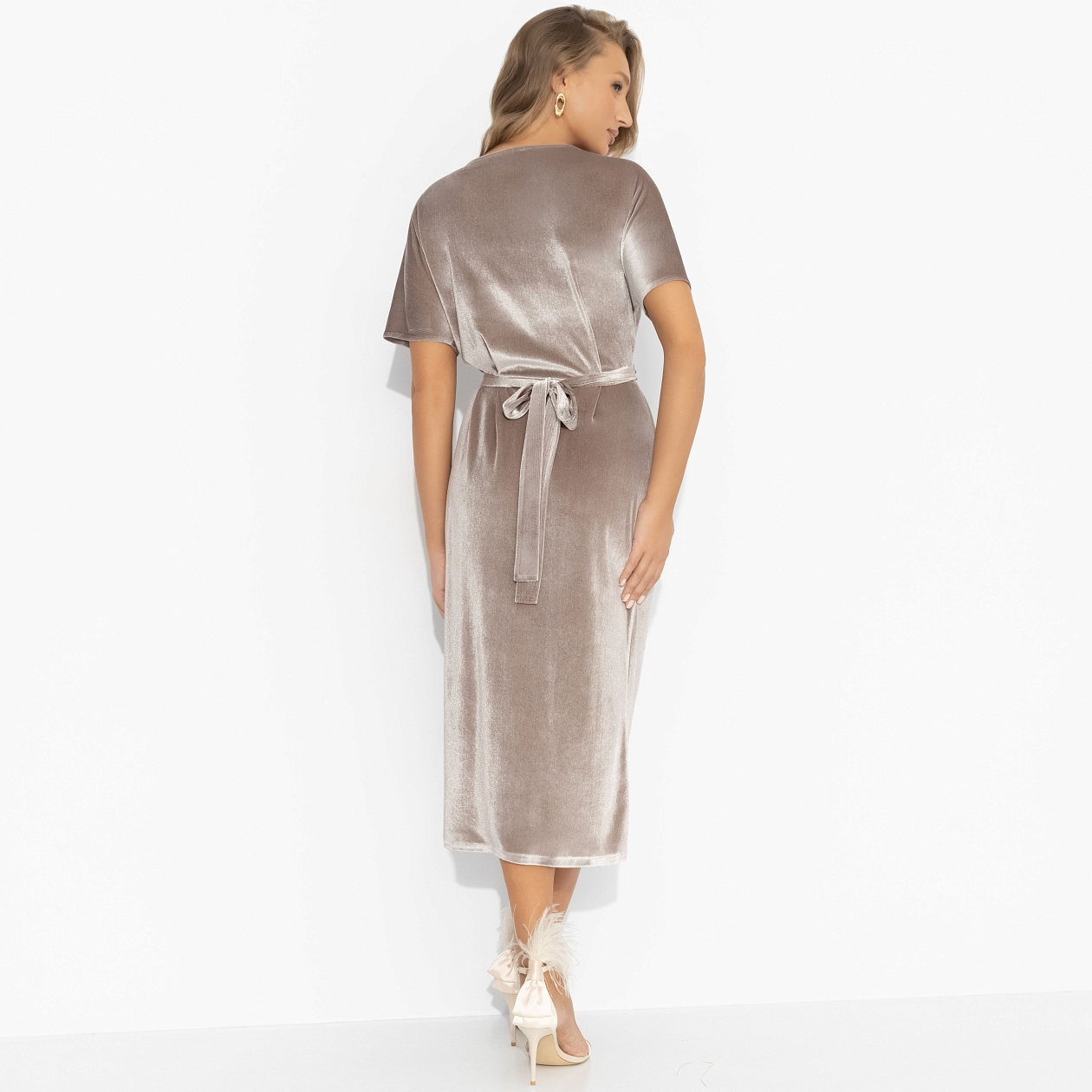 Платье Эффект сияния (кокетство). Состав: 95% п/э, 5% спандекс