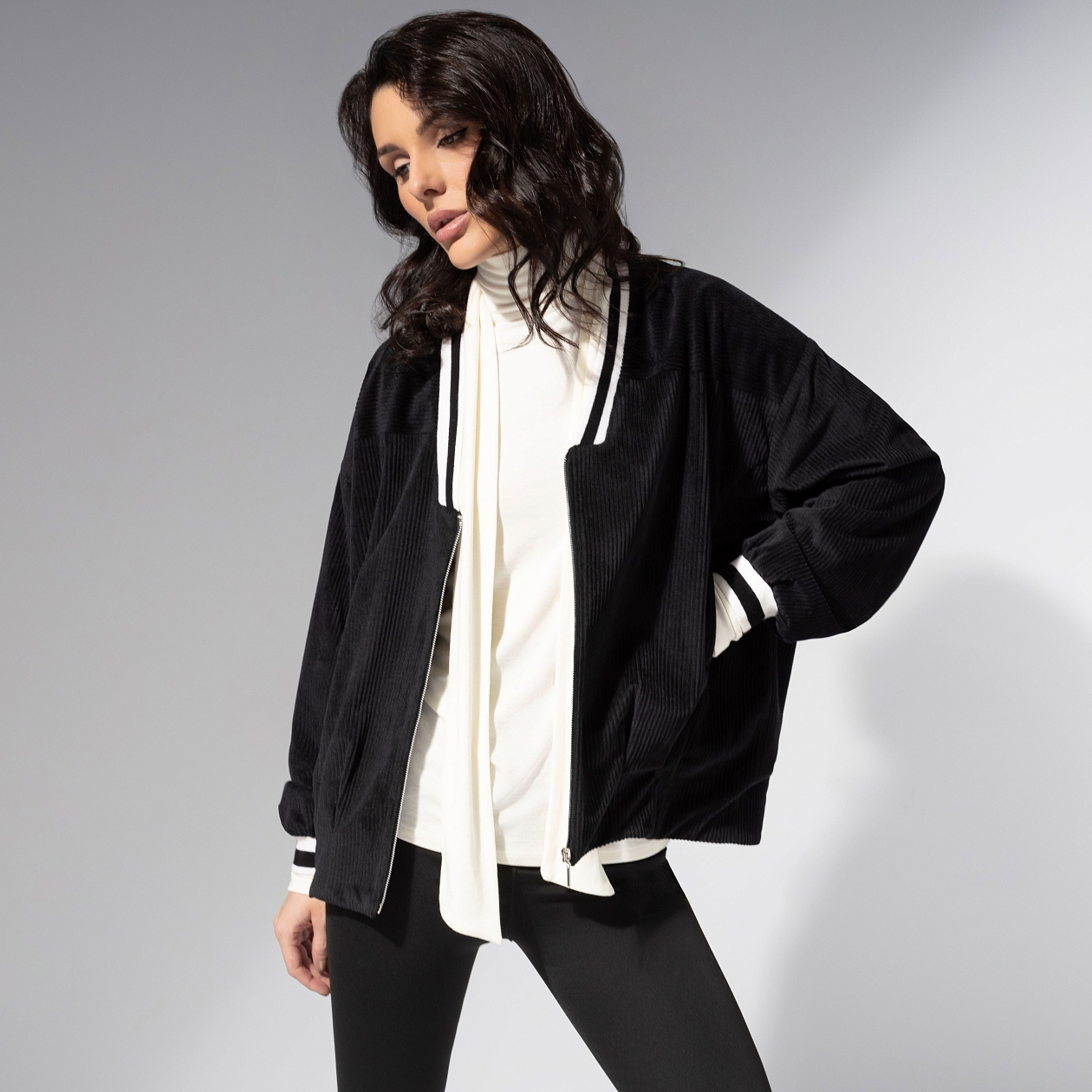 Бомбер Модная стратегия. Состав: 65% п/э, 30% вискоза, 5% спандекс