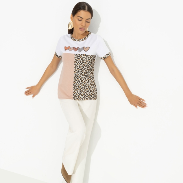 Футболка Покоряет не только сердца 