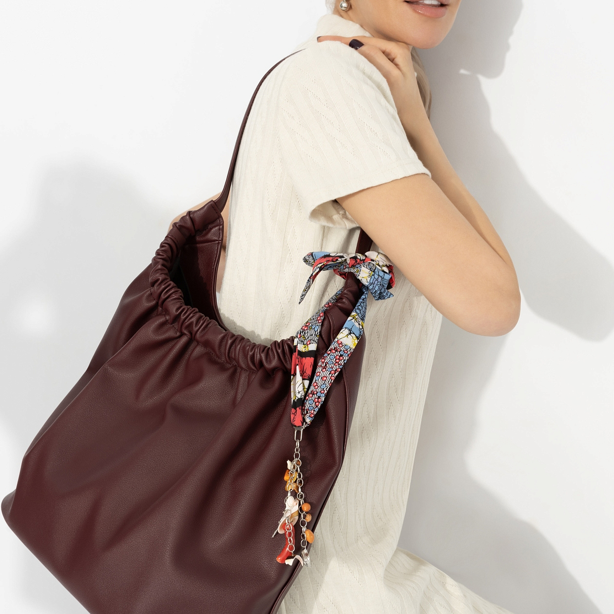 Полнота жизни. Состав: 80% п/э, 15% акриловая смола, 5% металл