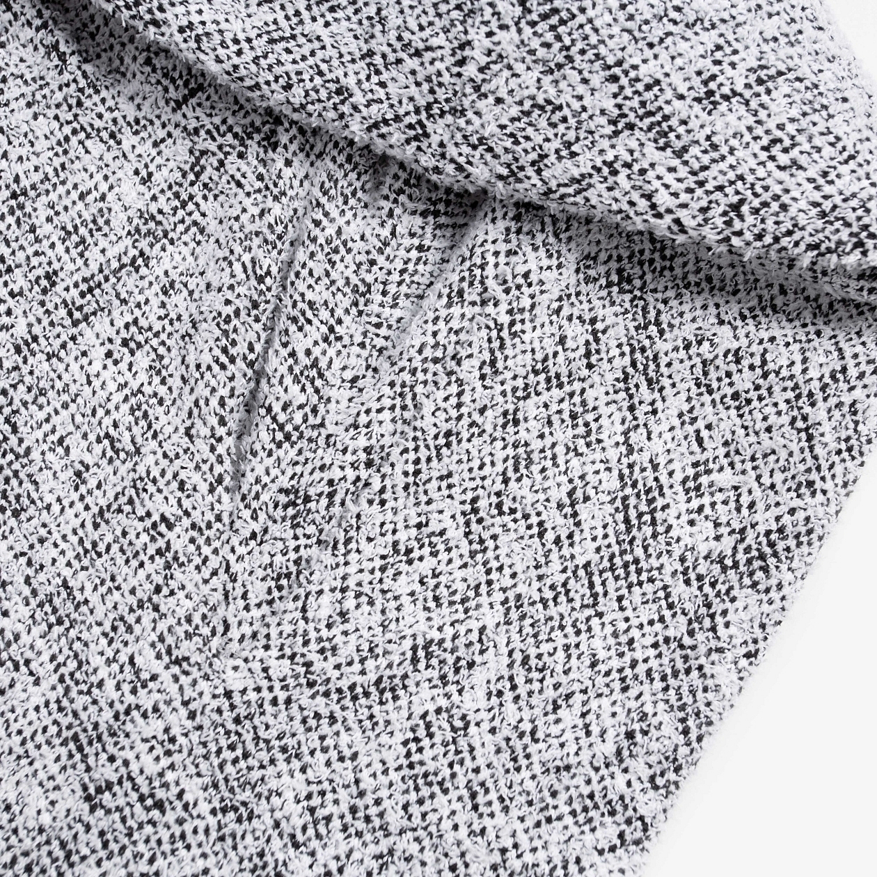 Магия прикосновений. Состав: 65% п/э, 30% вискоза, 5% спандекс