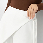 Брюки Не по шаблону (белые). Состав: 60%  п/э, 37%  вискоза, 3% спандекс