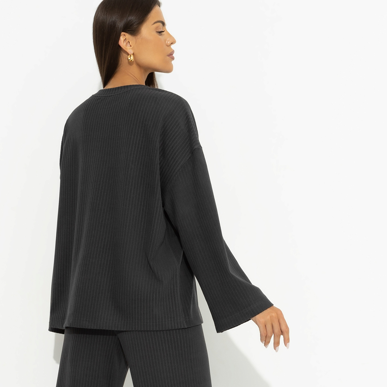 Лонгслив Приду во снах . Состав: 40% п/э, 35% вискоза, 20% акрил, 5% спандекс