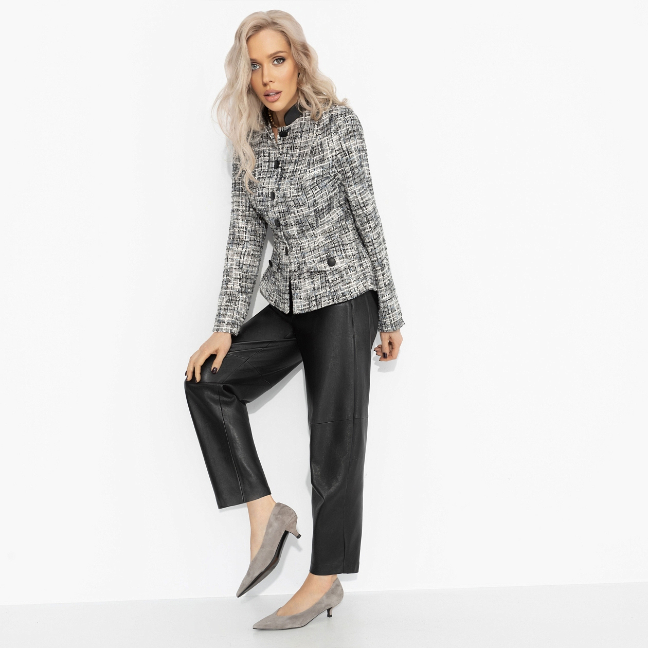 Жакет Взрыв эмоций. Состав: 65% вискоза, 30% полиэстер, 5% эластан