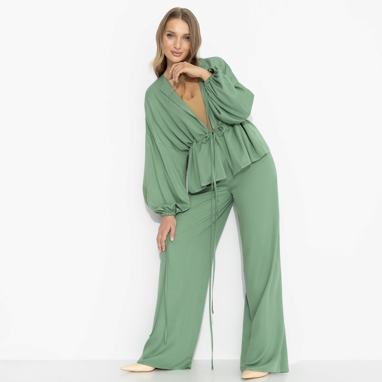 Брючный костюм Серьезная леди (2 в 1, шалфей). Состав: 100% вискоза