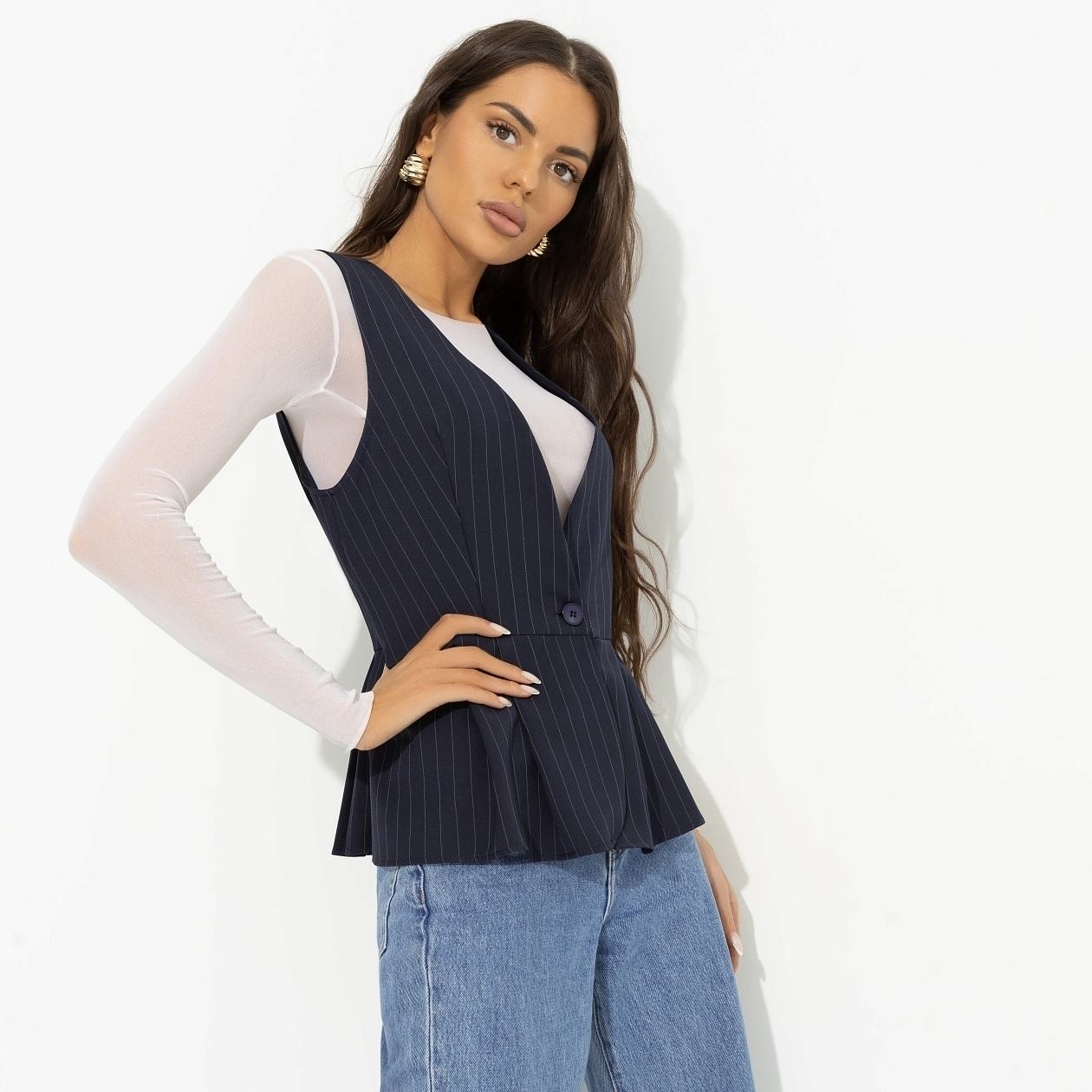 Стильное комьюнити. Состав: 60% полиэстер, 37% вискоза, 3% спандекс