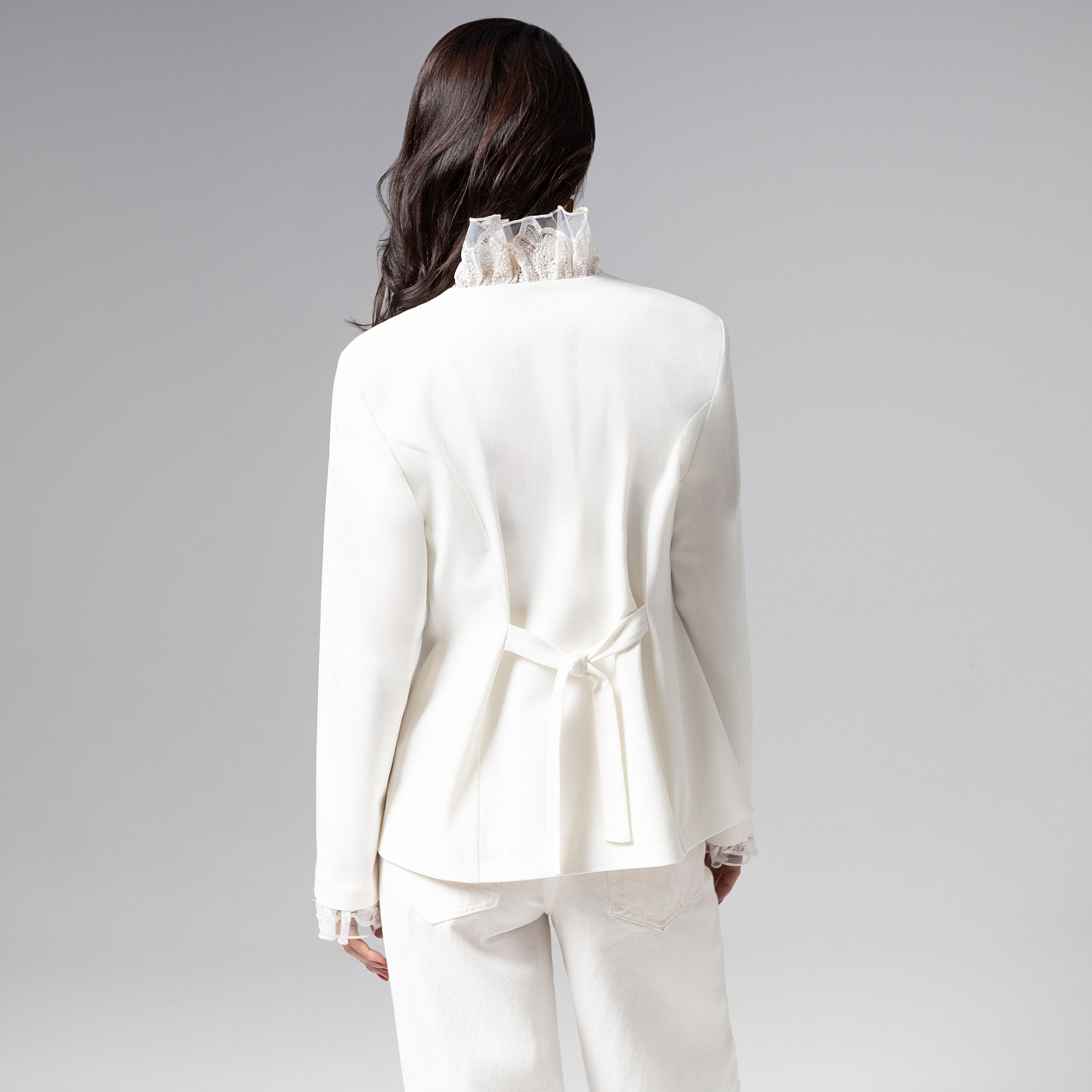 Жакет Сидит идеально (молочный). Состав: 75% п/э, 20% вискоза, 5% спандекс