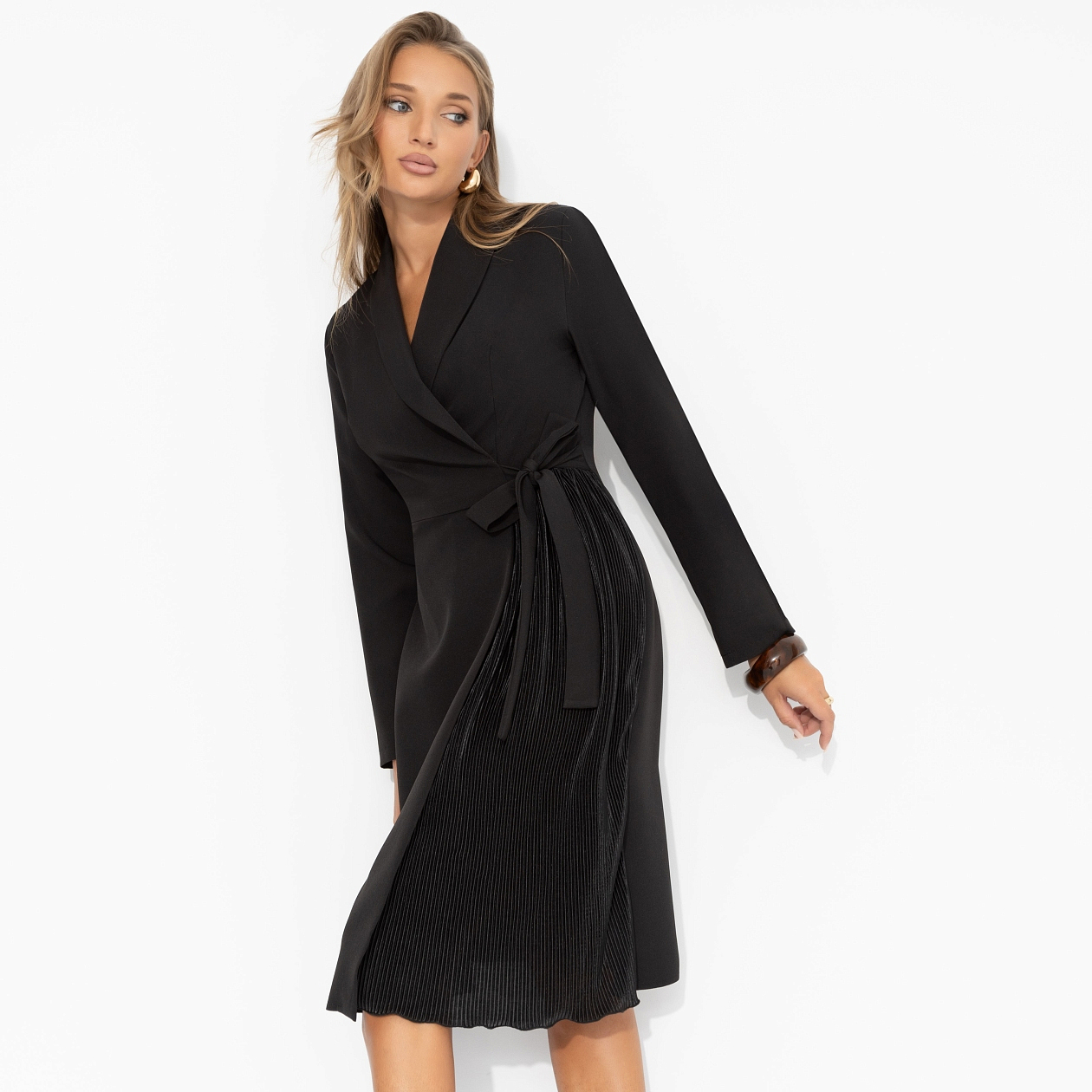 Платье Харизма в каждой складке. Состав: 60% полиэстер, 37% вискоза, 3% спандекс