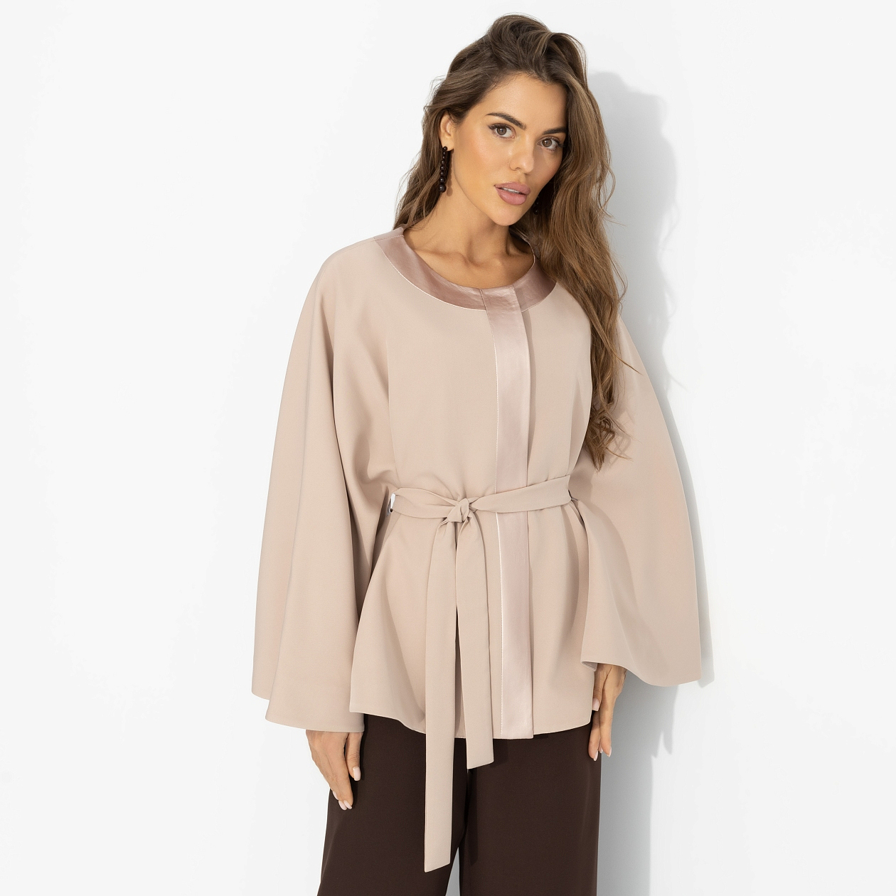 Жакет Яркий эффект (пудра, с поясом). Состав: 95% п/э, 5% эластан