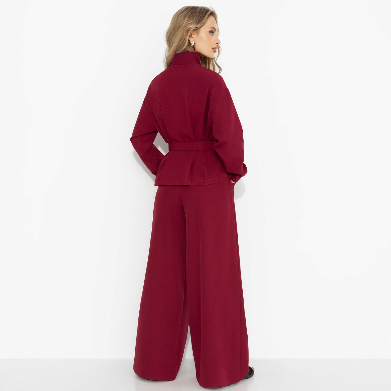 Брючный костюм Так выглядит уверенность (бордо, 2 в 1, с поясом). Состав: 95% полиэстер, 5% эластан
