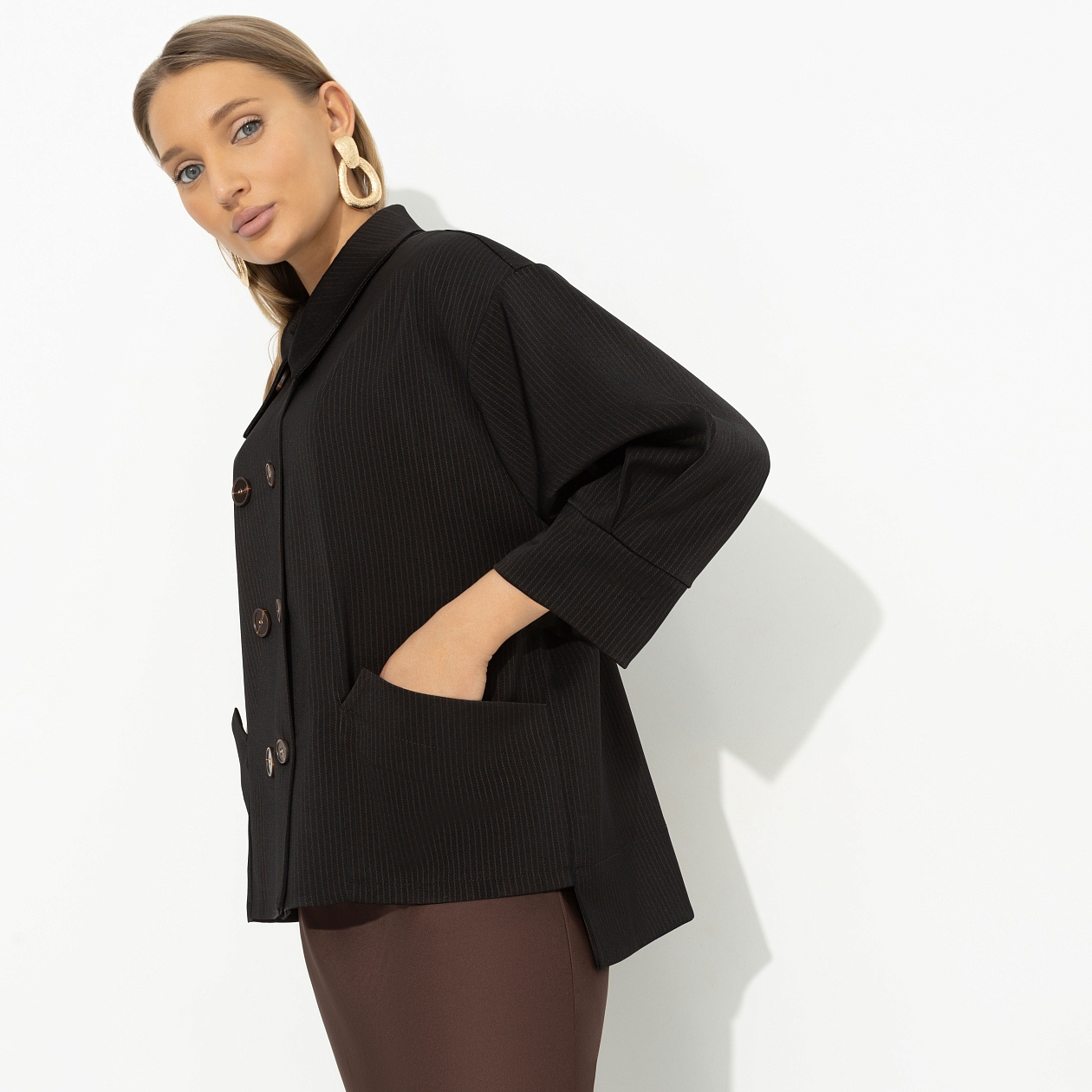 Жакет Безупречные манеры (черный). Состав: 75% полиэстер, 20% вискоза, 5% спандекс