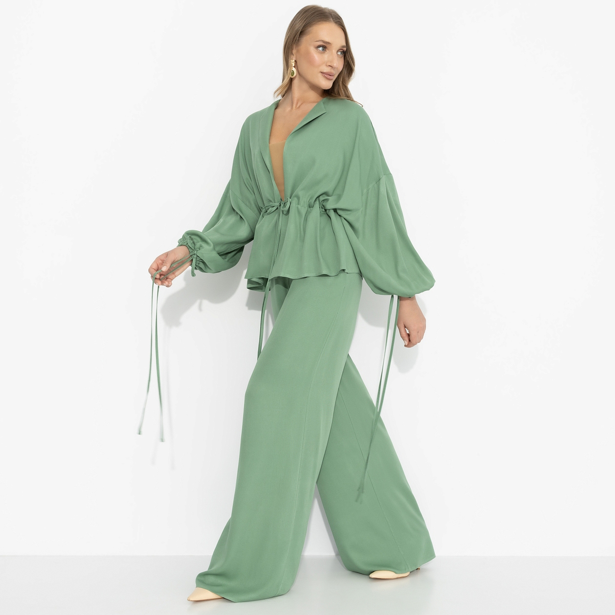 Брючный костюм Серьезная леди (2 в 1, шалфей). Состав: 100% вискоза