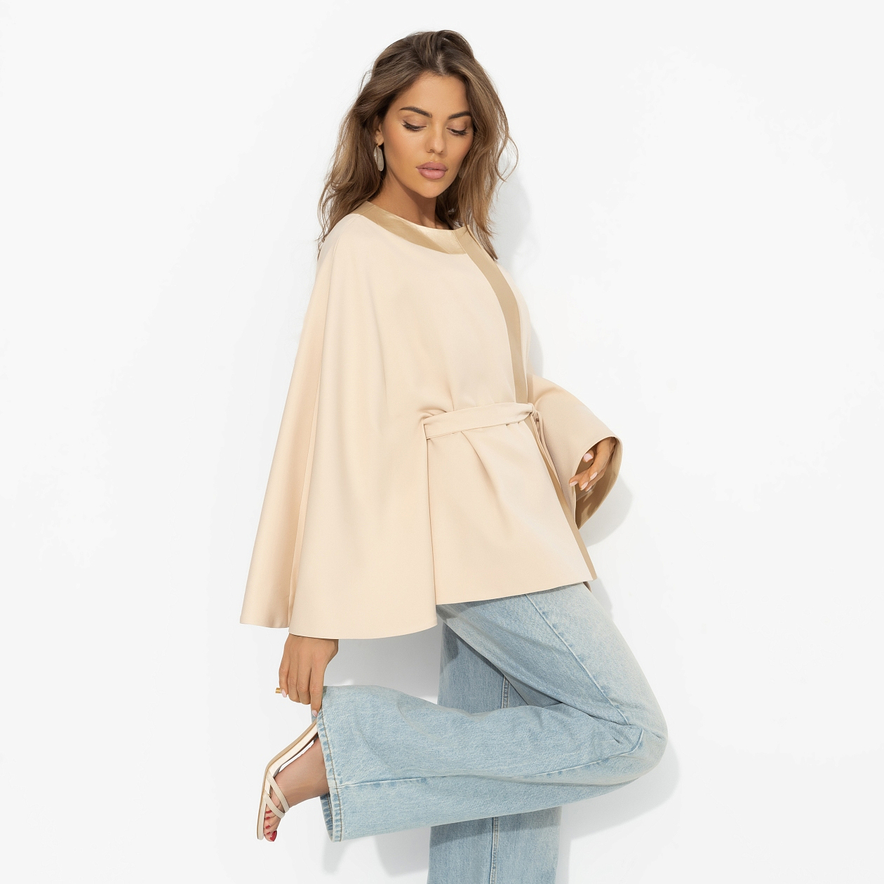 Яркий эффект (с поясом). Состав: 95% п/э, 5% эластан