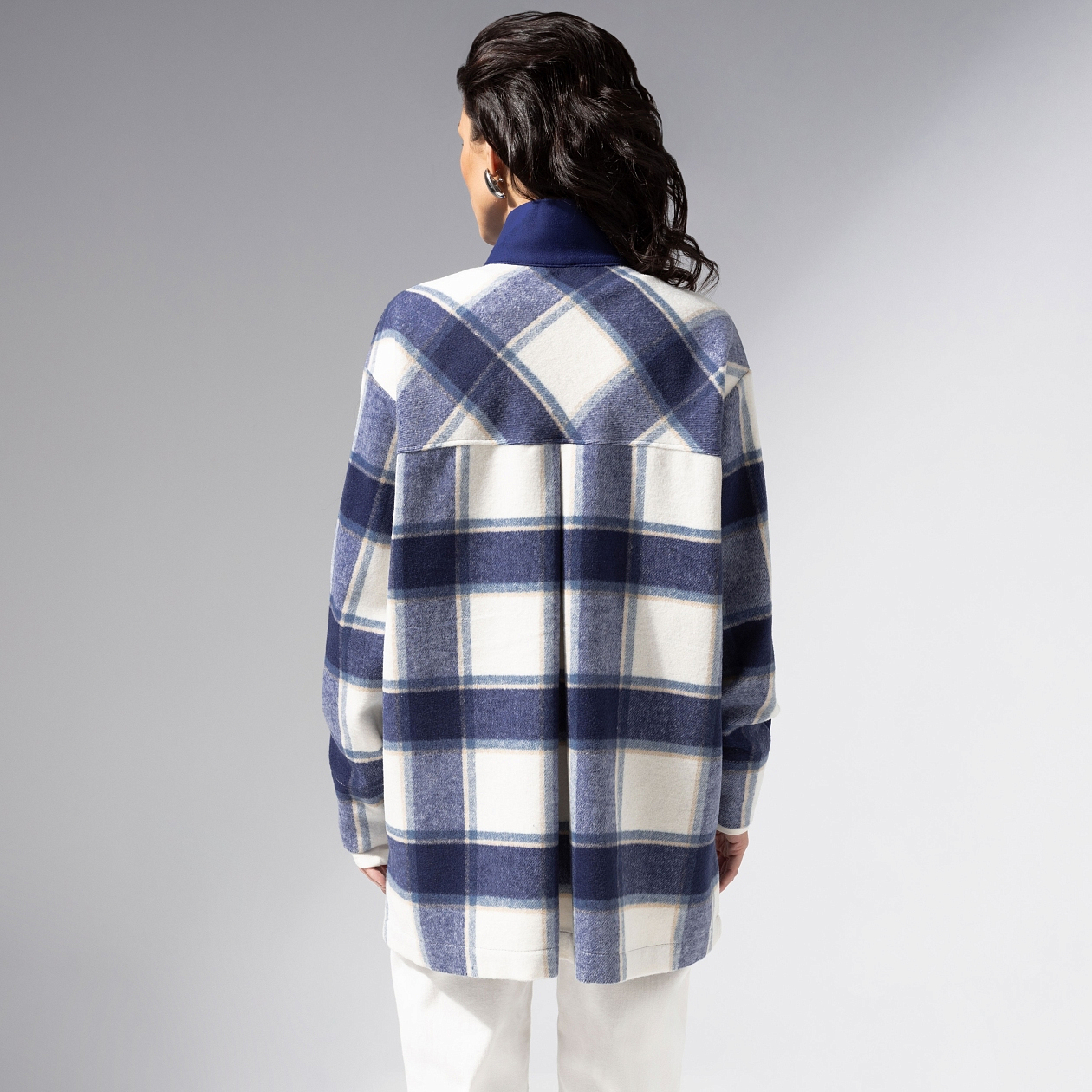 Быть лидером. Состав: 65% п/э, 30% вискоза, 5% спандекс