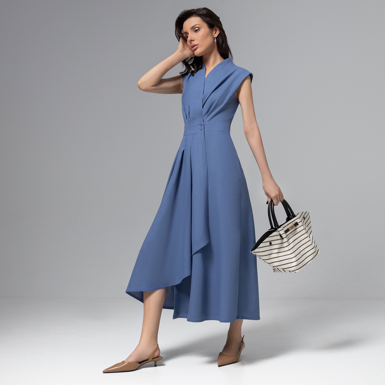 Платье Секреты утонченности. Состав: 40% полиэстер, 27% вискоза, 23% лён, 10% хлопок