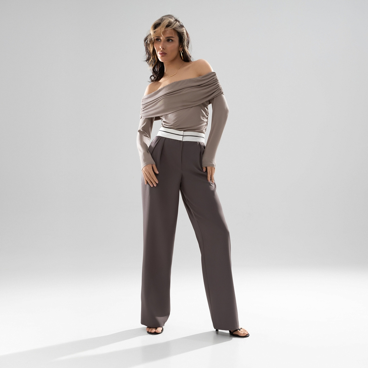 Брюки Стильная действительность (beige style). Состав: 60% п/э, 37% вискоза, 3% спандекс