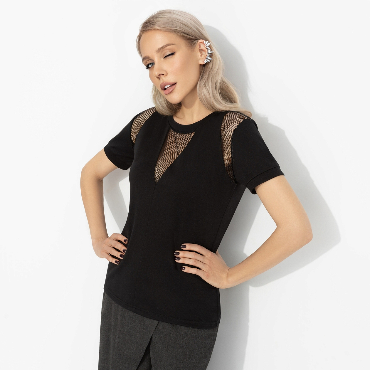 Футболка Искра любви. Состав: 65% п/э, 30% вискоза, 5% стрейч