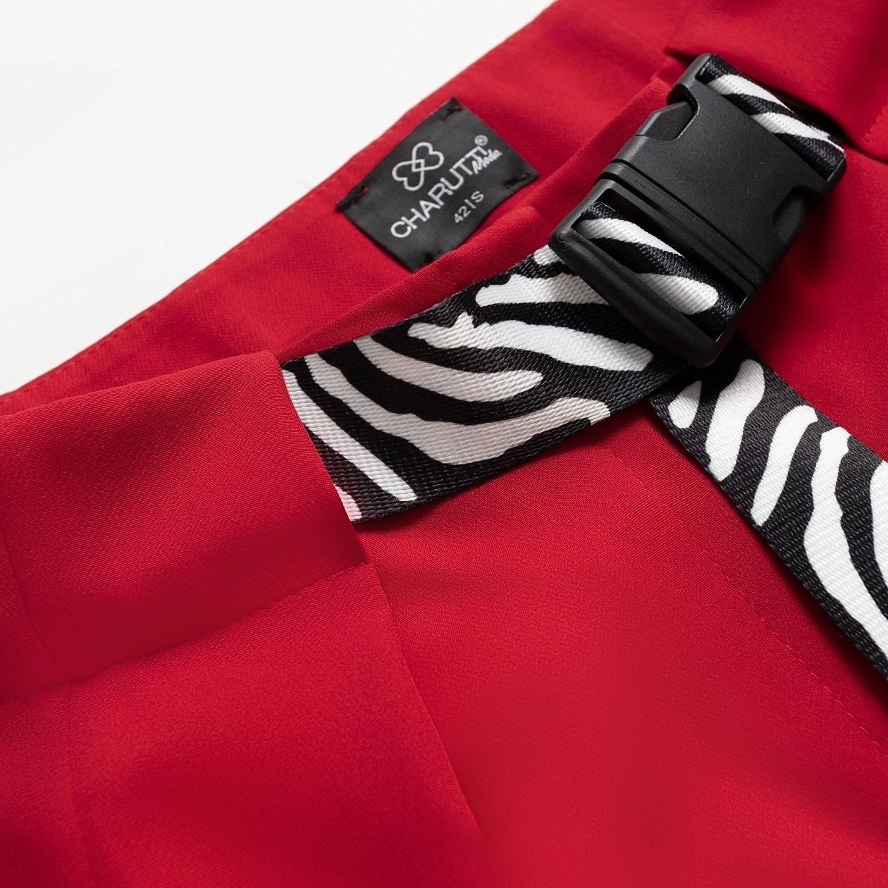 Брюки Lifestyle (рэд, с поясом). Состав: 60% полиэстер, 37% вискоза, 3% спандекс