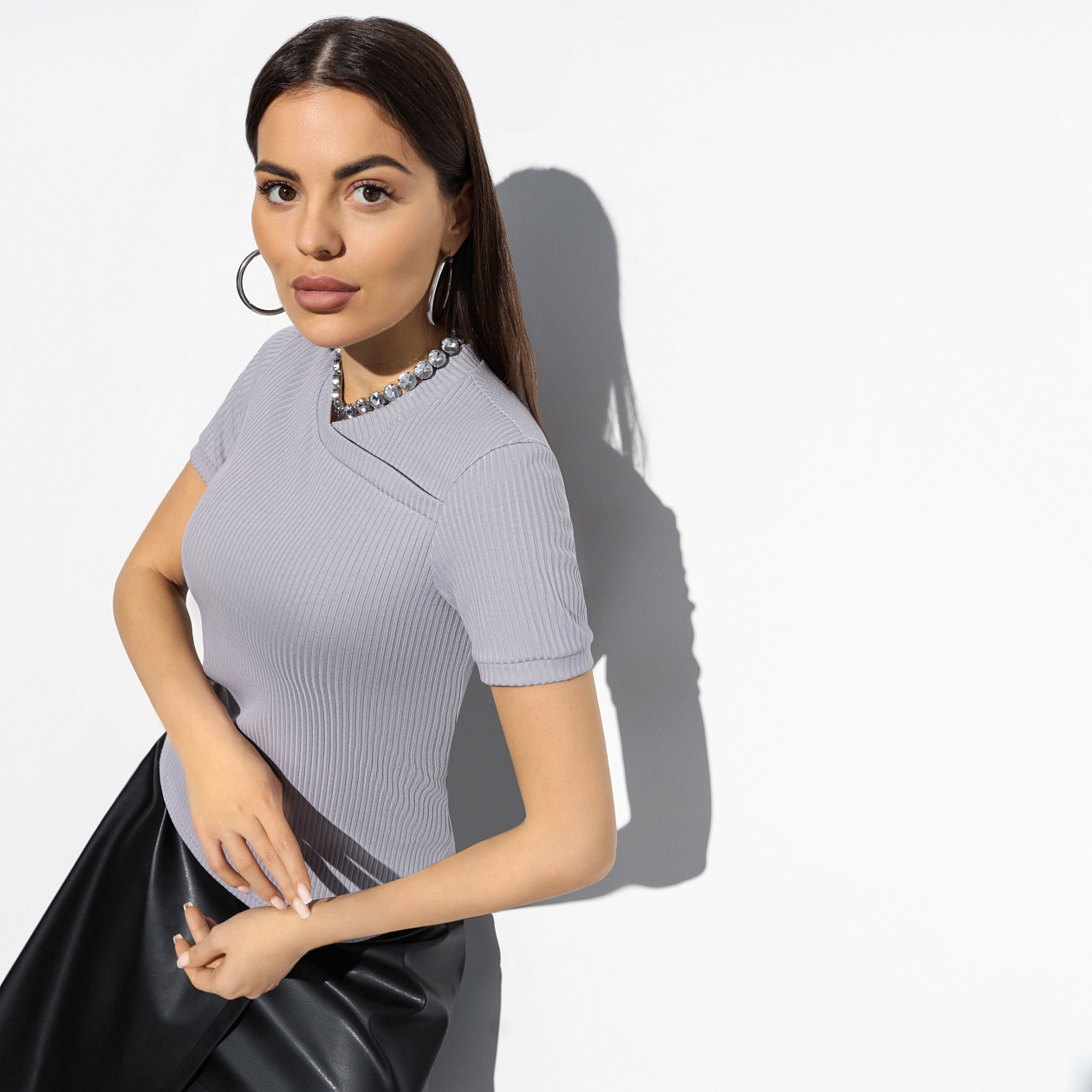 Футболка Удивляю сама себя (грэй). Состав: 65% п/э, 30% вискоза, 5% спандекс