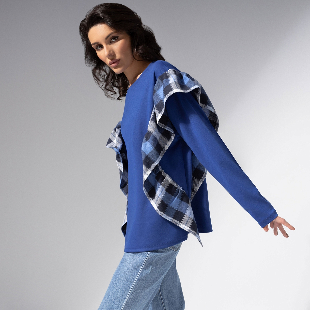 Лонгслив Гардеробная магия (синий). Состав: 55% полиэстер, 30% вискоза, 10% хлопок, 5% спандекс