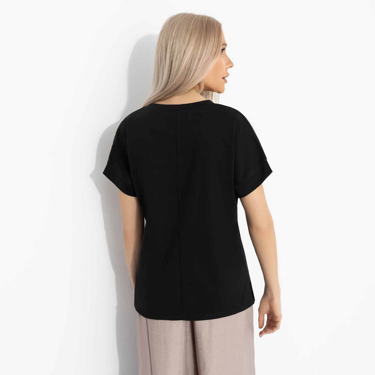 Футболка Ты в деле (стиль). Состав: 65% п/э, 30% вискоза, 5% стрейч