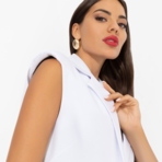 Каноны глянца (белый). Состав: 60% п/э, 37% вискоза, 3% спандекс