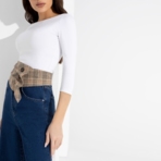 Фэшн-элемент. Состав: 65% п/э, 30% вискоза, 5% спандекс