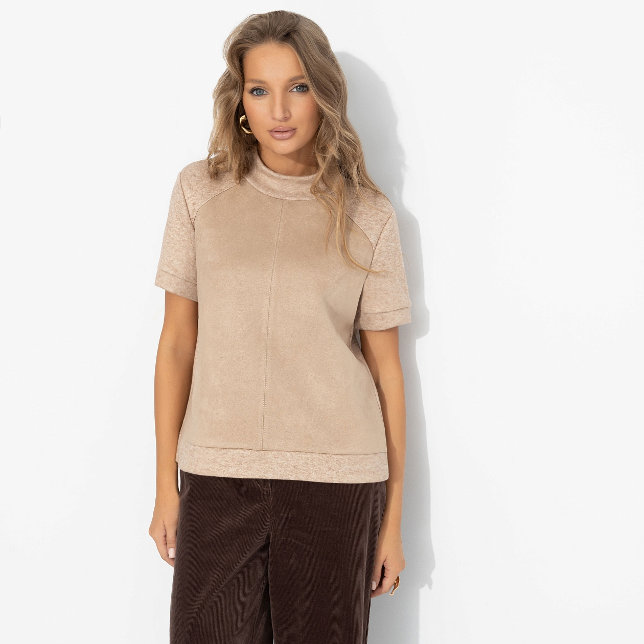 Водолазка Фирменное приветствие (песочная). Состав: 46% вискоза, 28% п/э, 21% нейлон, 5% спандекс