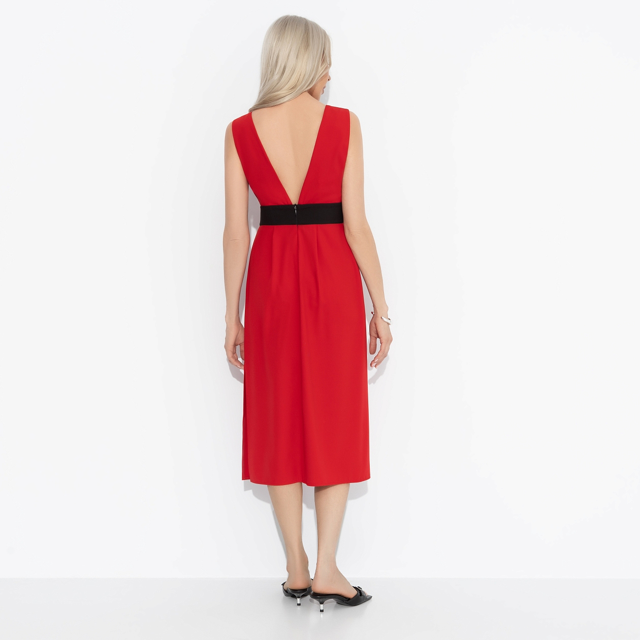 Платье Обожаю зеркала. Состав: 60% полиэстер, 37% вискоза, 3% спандекс