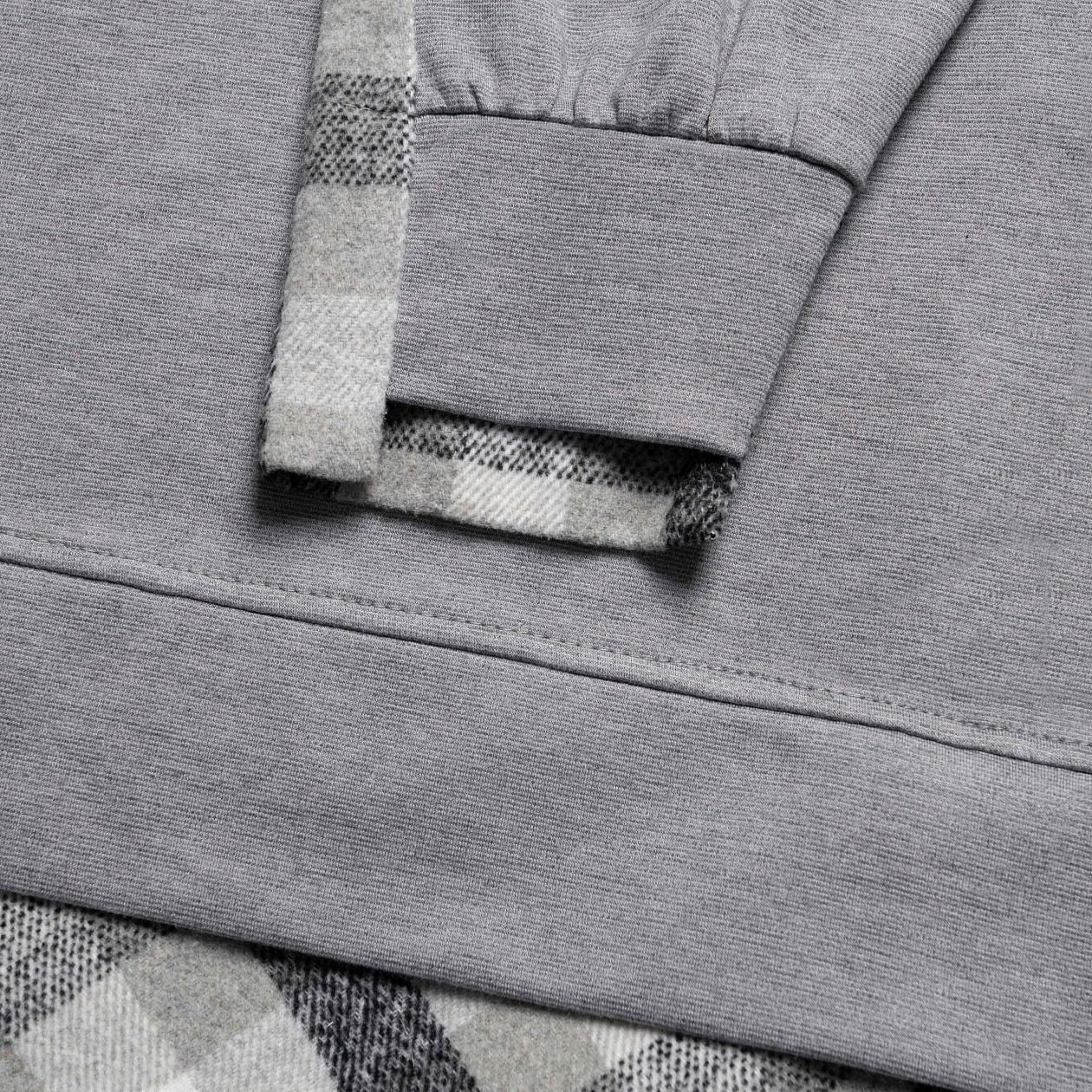 Путешествие начинается (пасмурное небо). Состав: 65% п/э, 30% вискоза, 5% спандекс