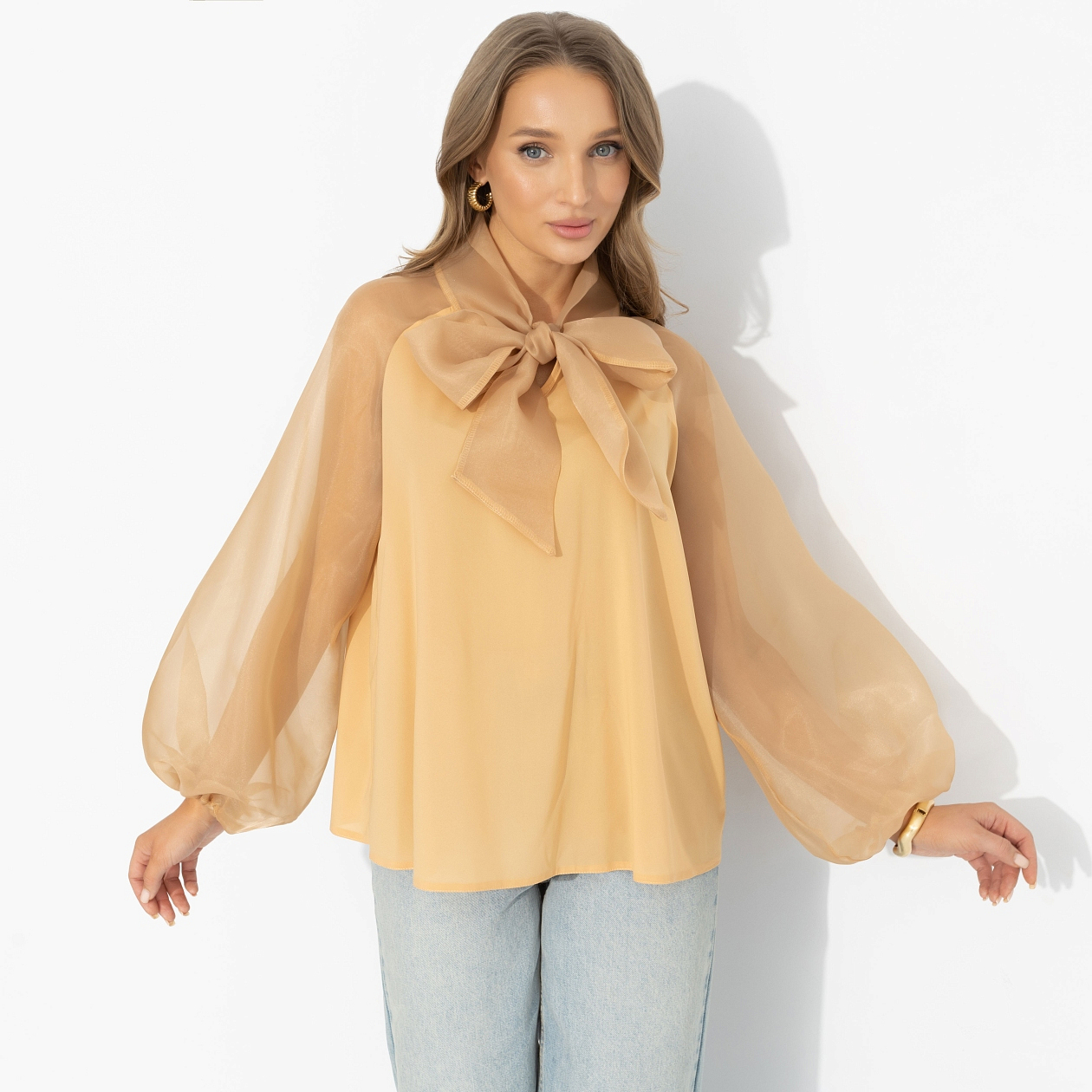 Блуза Больше, чем образ. Состав: 95% полиэстер, 5% эластан