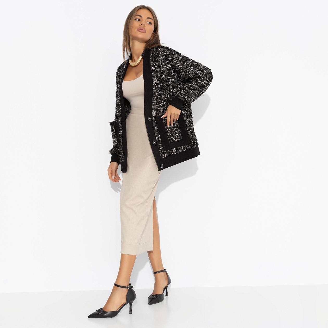 В модном режиме (black). Состав: 65% п/э, 30% акрил, 5% спандекс