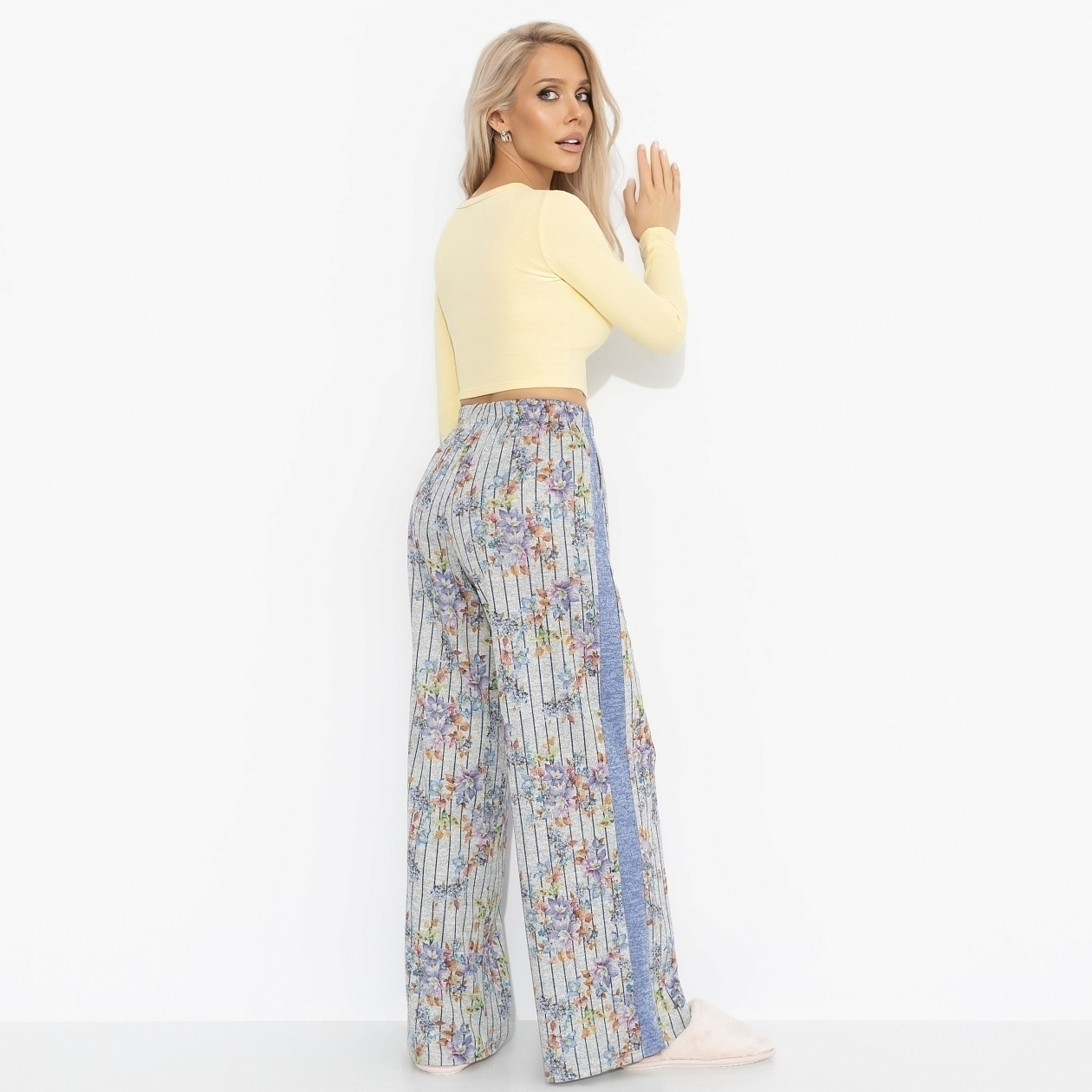 Брюки Расслабленный день (шик). Состав: 65% п/э, 30% вискоза, 5% спандекс