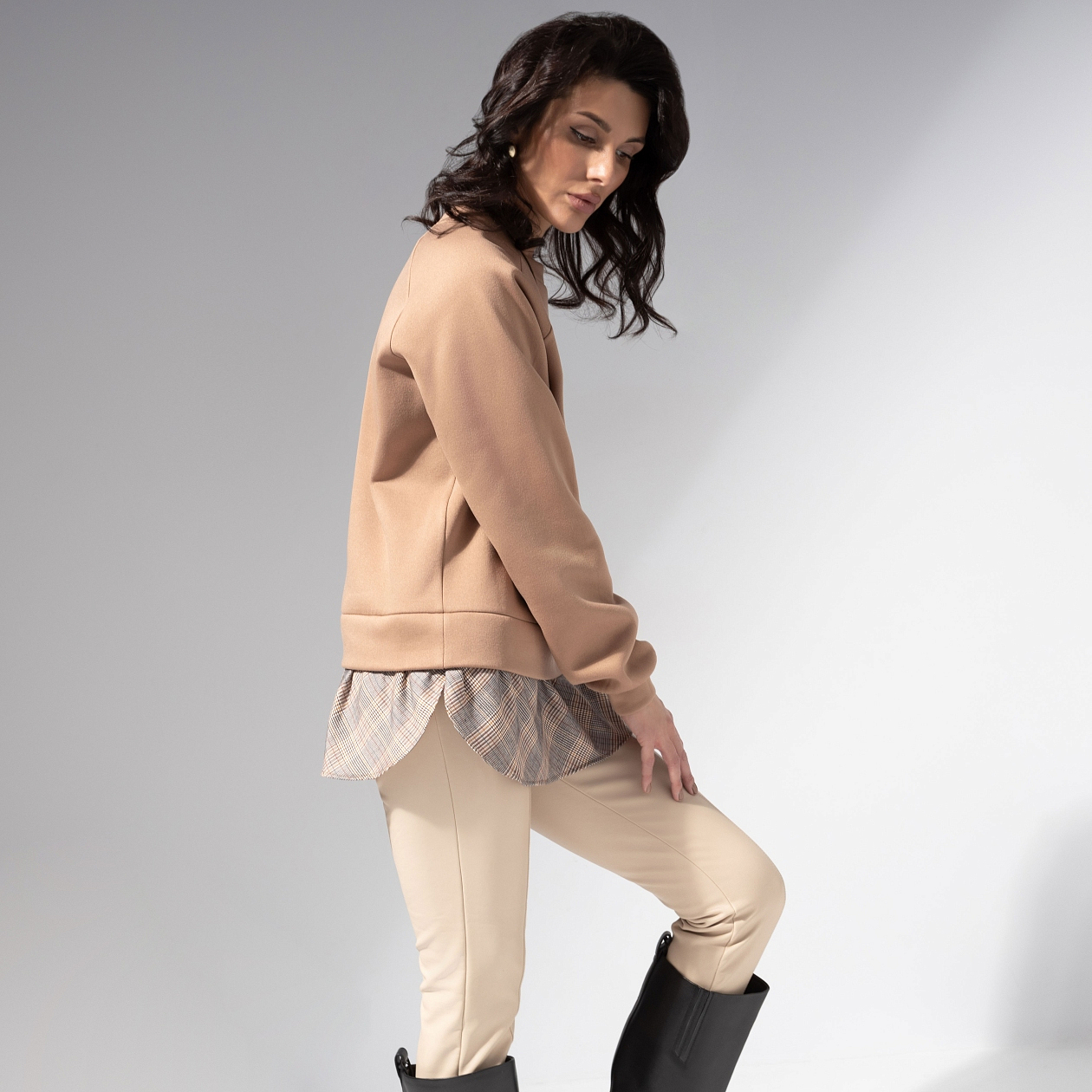 Светлый момент. Состав: 50% п/э, 48% вискоза, 2% спандекс