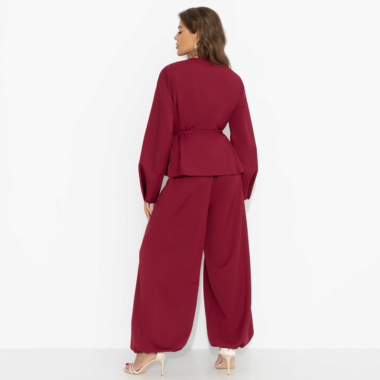Брючный костюм Стиль говорит (2 в 1, рубин). Состав: 65% полиэстер, 30% вискоза, 5% эластан